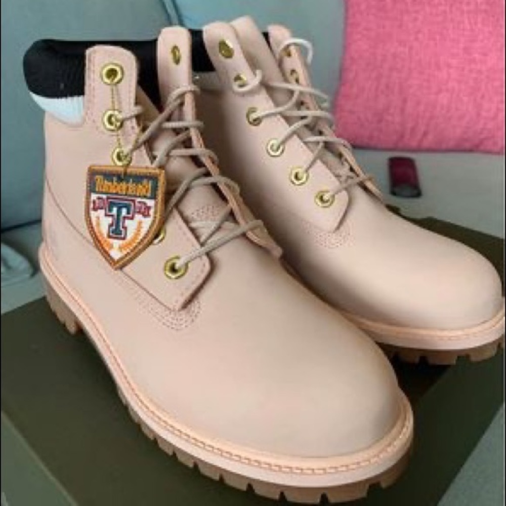 Timberland pink 6in waterproof boots size 4.5 juniors (fits like 5.5 womens)